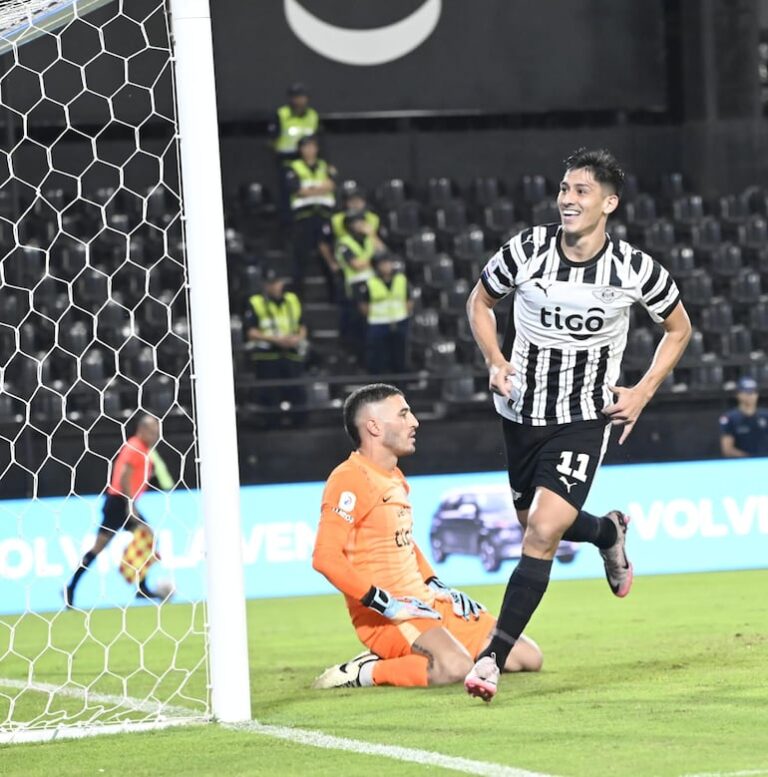 Libertad revive con la conducción de Samudio y detiene a Olimpia en el clásico «blanco y negro» – Fútbol