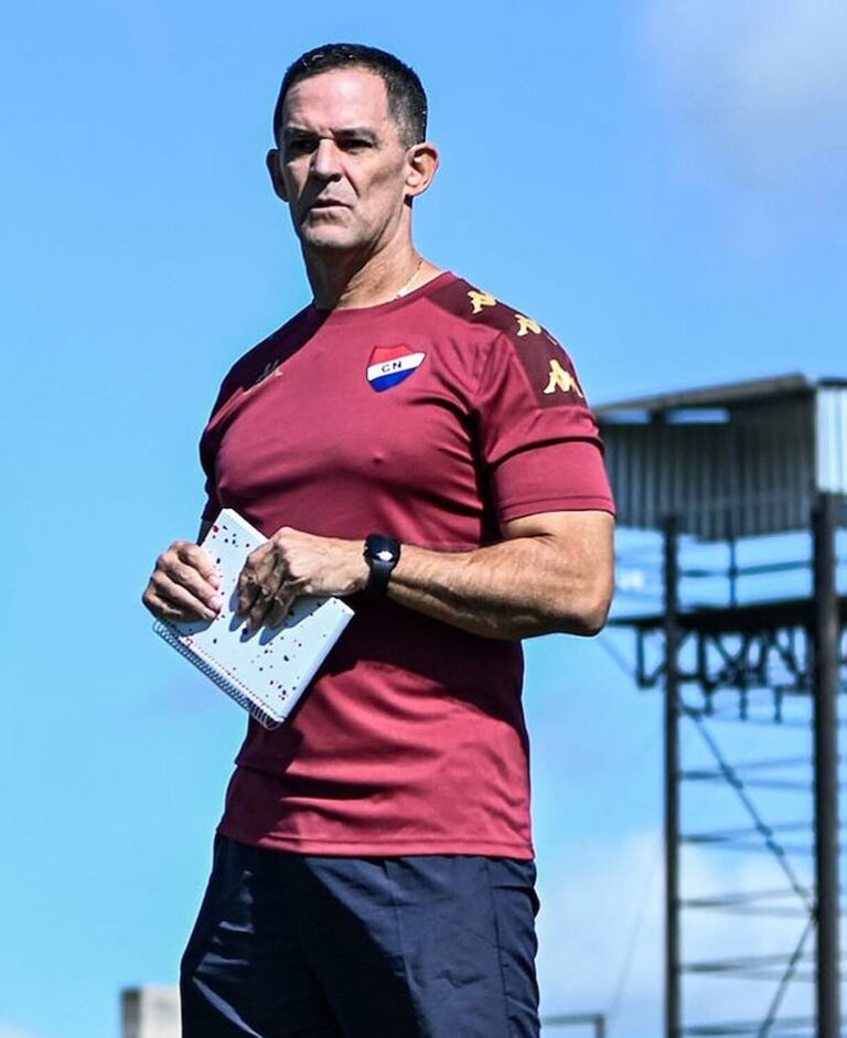 Bernay: «El partido se disputó lo mejor que se pudo, el estado del campo lo impidió» – Nacional