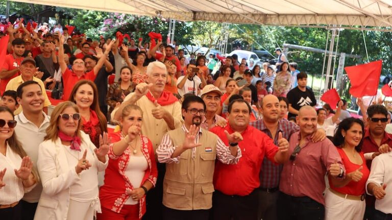 Arnoldo Wiens intensifica campaña en Guarambaré a semanas de internas coloradas