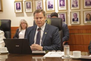 Corte Suprema reconoce omisión de 1.418 abogados en Registro Electoral