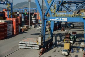 El Banco Mundial advierte sobre un lento crecimiento en América Latina y el Caribe este año debido a la mayor incertidumbre global