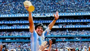 El nuevo juicio por la muerte de Maradona: ¿asesinato, negligencia o un desenlace inevitable?