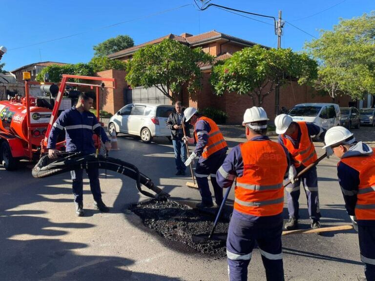 Essap lanza exterminador de baches en Asunción ante obsolescencia del 80% de la red