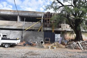 Estudiantes del Colegio Técnico Nacional protestan por retrasos en obras de reparación