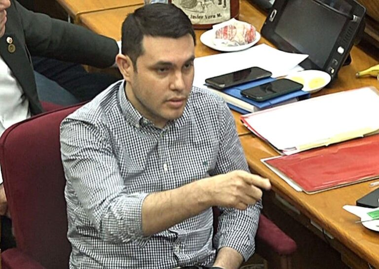 Exdecano de Universidad Sudamericana revela presiones para firmar título de Rivas