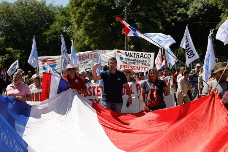 Gobierno establece directrices para jubilar a empleados públicos en Paraguay