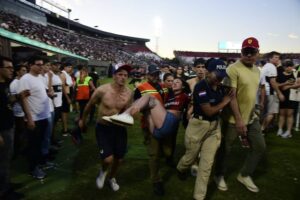 Hospital de Barrio Obrero atiende heridos tras incidentes en superclásico