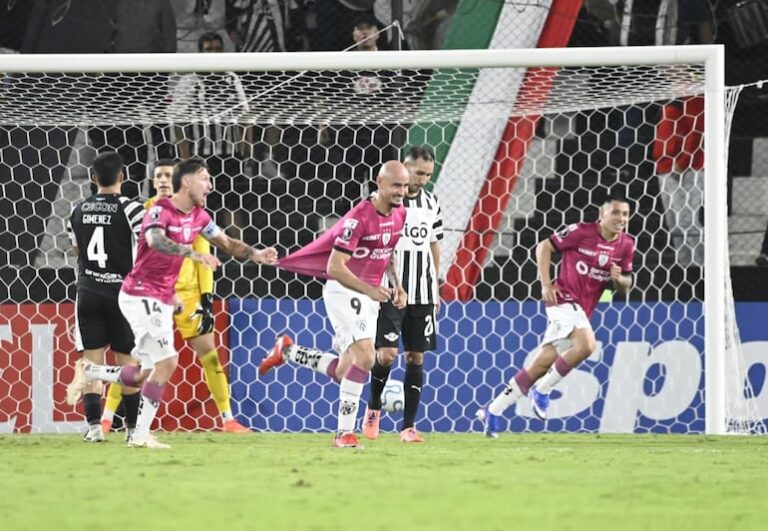 Independiente del Valle revela las debilidades de Libertad en la Copa Libertadores.