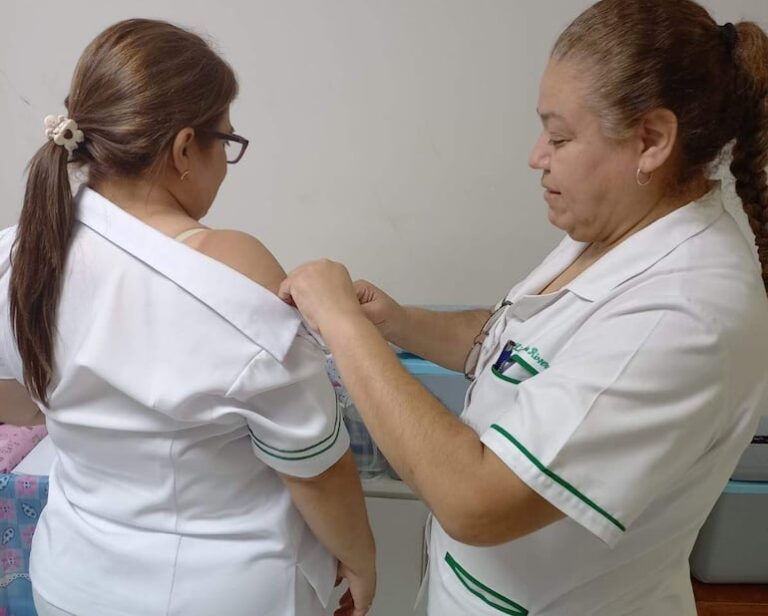 IPS lanza vacunación gratuita contra influenza y neumococo en Hospital Central