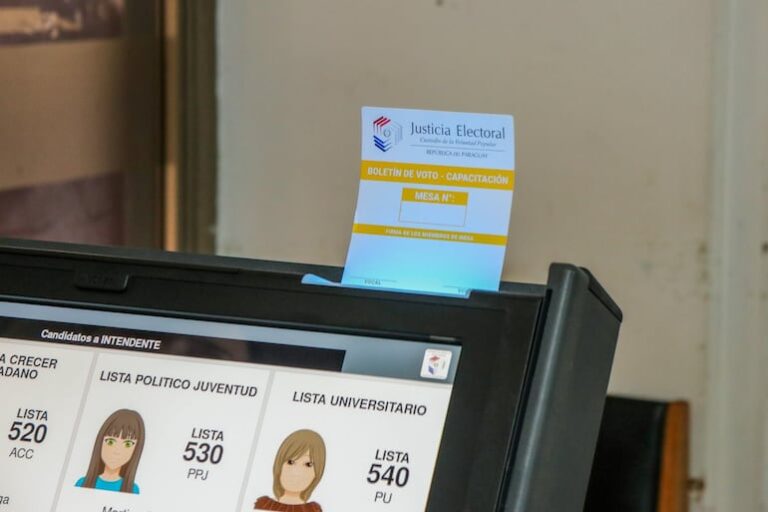Justicia Electoral de Paraguay presenta manuales para votación en internas municipales