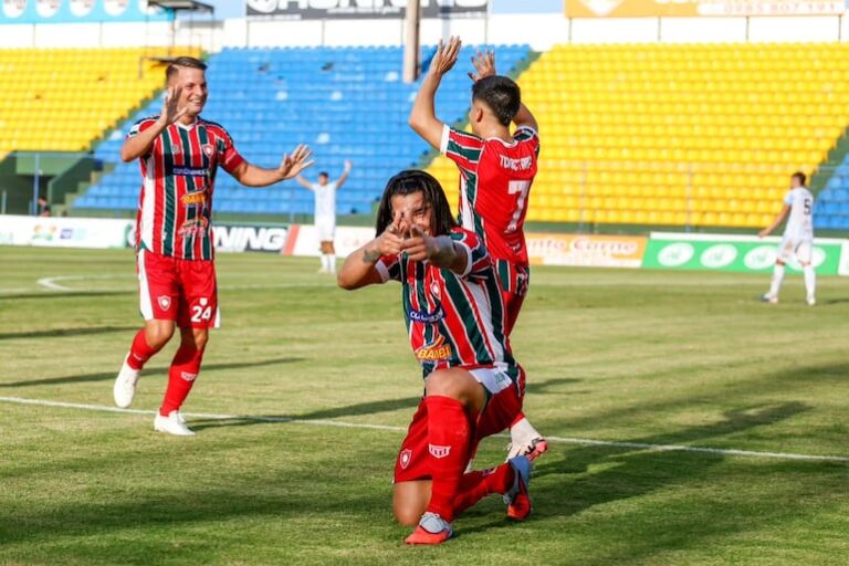 Tembetary se eleva a lo más alto gracias a un ‘hat-trick’ de “Chino” Martínez – Fútbol de Intermedia