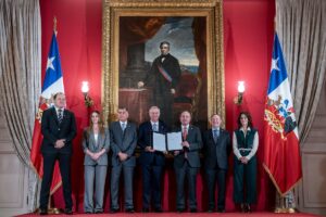 Kast presenta su megareforma y la envía al Congreso: “La tarea número uno es generar empleo, el resto es música”