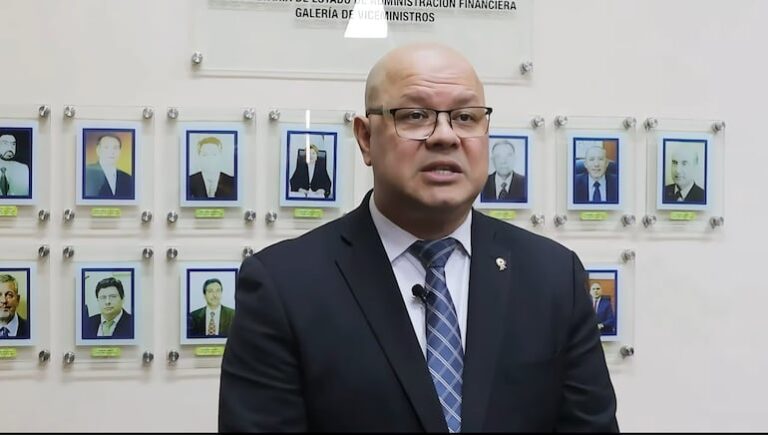 Luis Rojas advierte desafíos económicos para Óscar Lovera en Paraguay