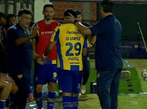 Ingresó, cometió un error y se marchó: la sorprendente y breve aparición de un joven de 15 años – Sportivo Luqueño.