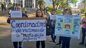 Marcha pacífica en Asunción exige justicia por estafa de mafia de pagarés