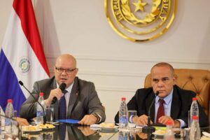 Ministerio de Economía presenta plan de pagos por 330 millones en Paraguay