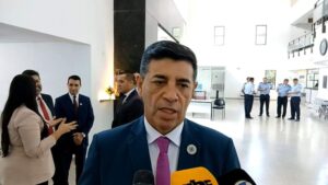 Ministro Ríos advierte sobre título falso en San Juan Bautista, Misiones