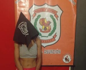 Mujer de 27 años aprehendida por hurto en barrio Ricardo Brugada de Asunción