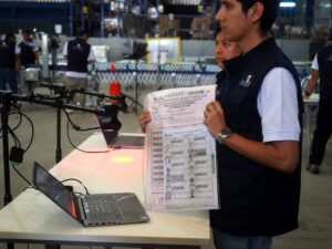 #PorEstosNo: la campaña online que insta a que los políticos peruanos sean castigados en las urnas