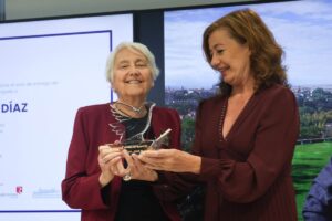Soledad Gallego-Díaz recibe el Premio FAPE de Ética Periodística: “Este trabajo requiere un compromiso desde el principio” | Comunicación y Medios