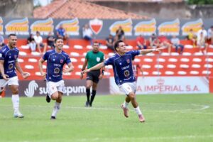 Sportivo Carapeguá supera a Fernando de la Mora en la tabla de la Intermedia.