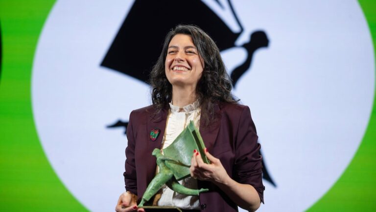 Un millón de premio literario… pero ¿cuánto se queda Hacienda?