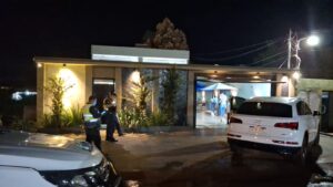 Inseguridad en el Barrio Obrero: Motochorros asaltan a una mujer y se llevan su motocicleta y un iPhone 16