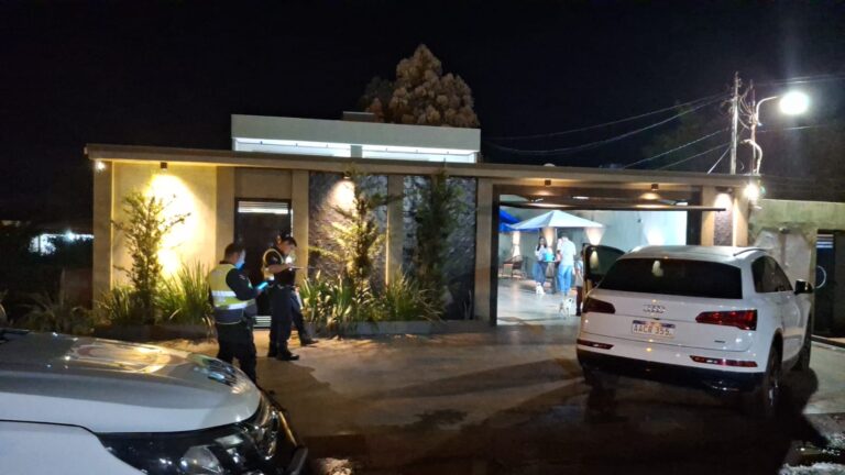 Inseguridad en el Barrio Obrero: Motochorros asaltan a una mujer y se llevan su motocicleta y un iPhone 16