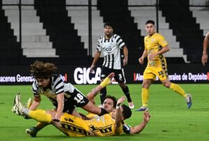 Libertad y Trinidense empatan 1-1 en un partido afectado por la lluvia – Fútbol