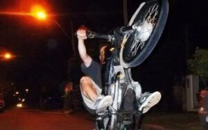 Menores detenidos por ejecutar maniobras peligrosas en Pedro Juan Caballero.