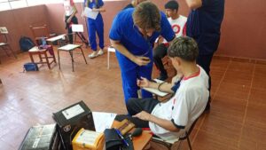 Estudiantes del Colegio Ramón Indalecio Cardozo reciben atención médica UCP-PJC.