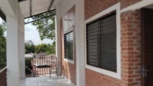 Clases suspendidas en colegio debido a amenaza de tiroteo.