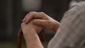 Adulto mayor fallece por atragantamiento durante almuerzo en Horqueta.