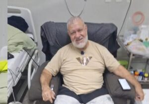 Roberto Arce, locutor, se recupera de infección en IPS Pedro Juan.