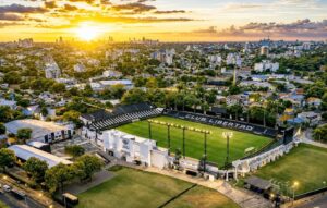 Libertad frente a 2 de Mayo: Puesta de sol futbolística en La Huerta – Fútbol