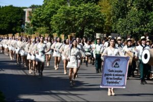 Capiatá celebra 215 años de Independencia con colorido desfile patriótico