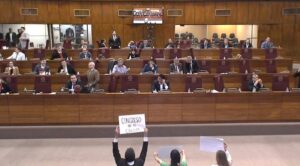 Censura en Diputados de Paraguay provoca protesta contra falta de transparencia