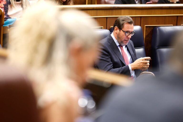 El Gobierno denuncia una conspiración para derrocarlo «con métodos antidemocráticos»