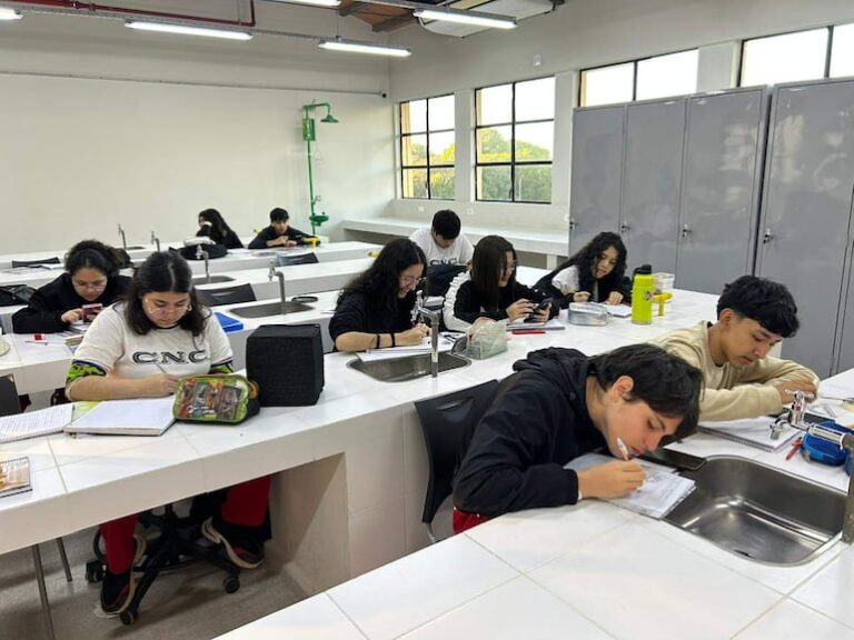 Estudiantes del CNC reclaman aulas asignadas para Diseño Gráfico tras remodelación