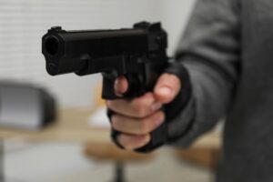 Exlegislador del PLRA asaltado en su casa tras accidente simulado en Asunción