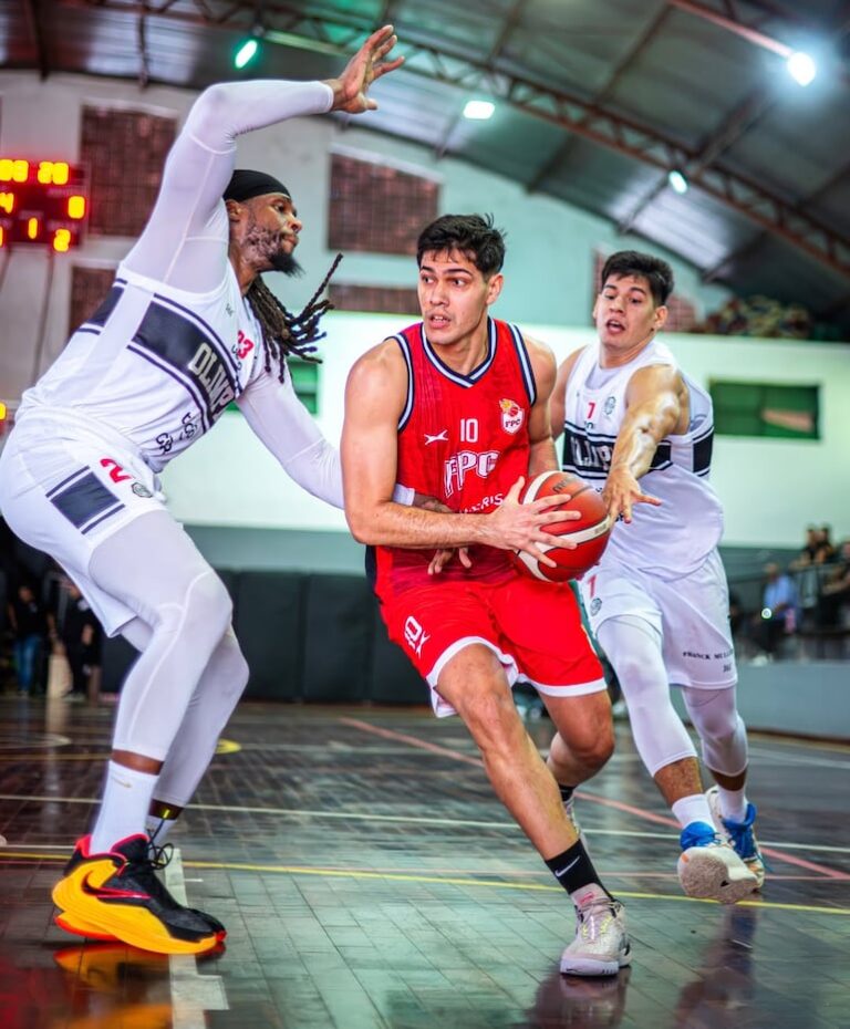 Félix Pérez clasifica entre los mejores cuatro de la Liga de Baloncesto – Polideportivo