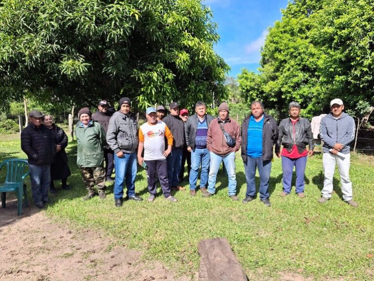 Pescadores de Ayolas protestarán frente a la EBY por crisis del Paraná