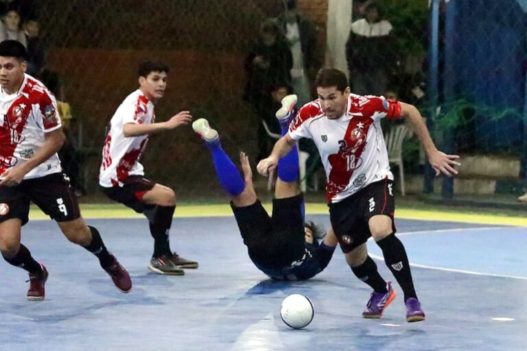 Con la guía de “Yiyi” Ayala, el 12 de Junio se impone y derrota a Fomento – Polideportivo