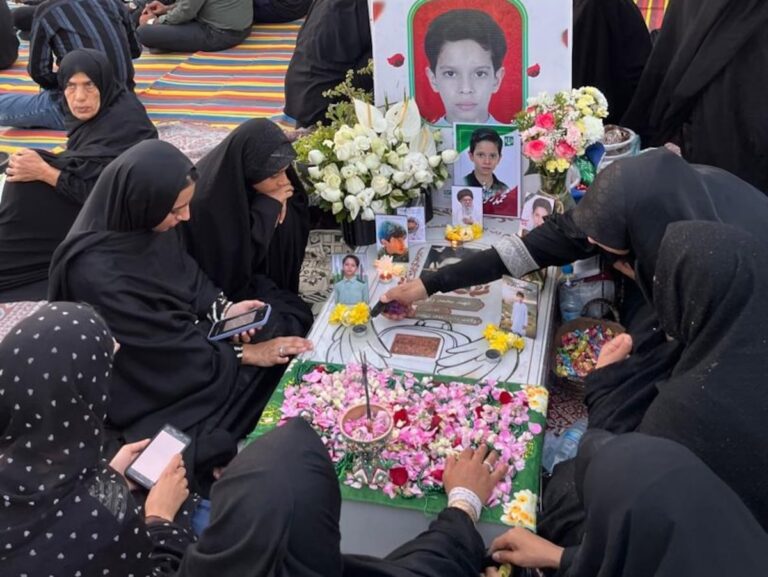 Regreso a Minab, la masacre escolar que conmocionó y unió a los iraníes
