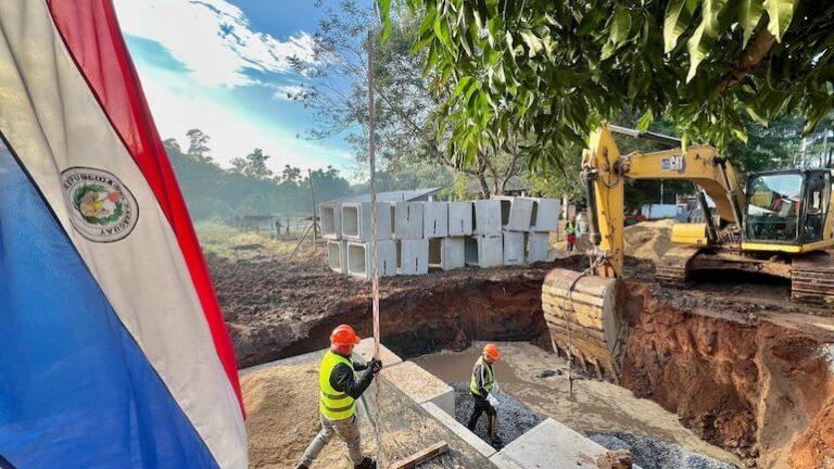 Santiago Peña defiende obras de avenida Avelino Martínez en San Lorenzo