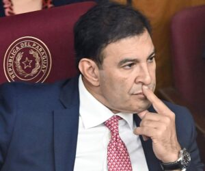 Senador Silvio Ovelar advierte sobre riesgo de retorno a la llanura en Paraguay