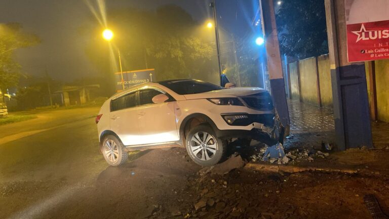 Un suboficial resultó herido tras chocar contra una columna en Pedro Juan Caballero