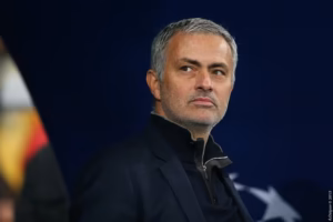 José Mourinho acuerda su regreso al Real Madrid tras negociaciones exitosas.