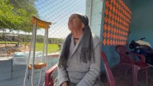 Mujer de 87 años, con movilidad reducida, teme cuatreros en Concepción.