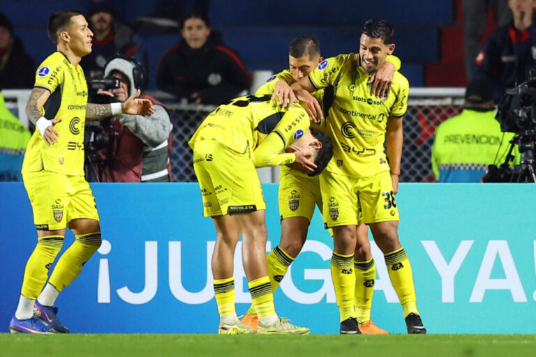 Recoleta derrotó a San Lorenzo y avanzó a octavos de Sudamericana.